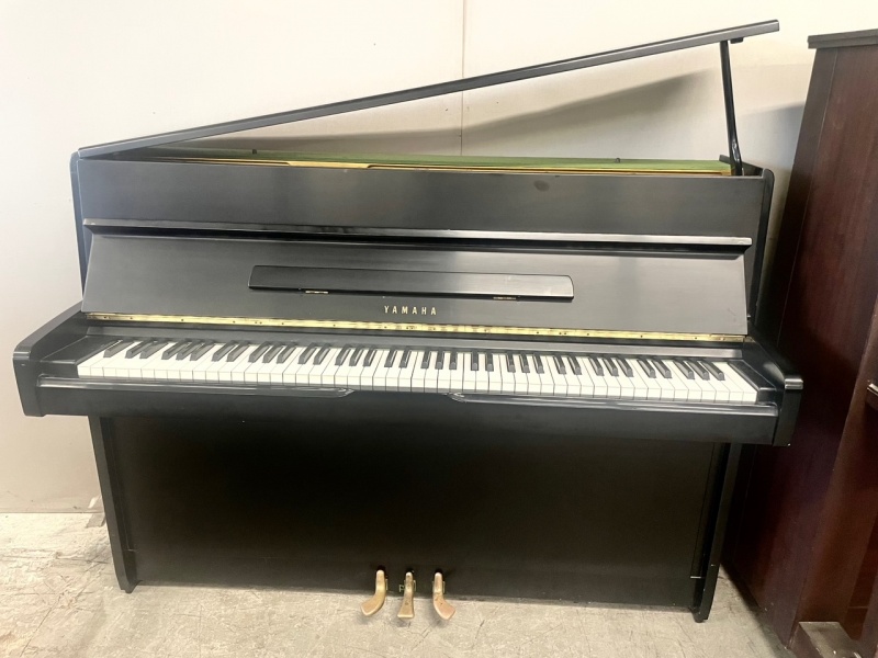 Yamaha M1 Upright Piano 42 1/2