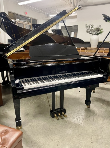 Samick SG-150 Baby Grand Piano with Player System 4'11