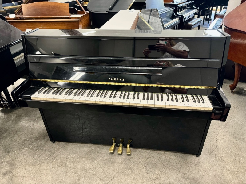 Yamaha LU-11 Upright Piano 42