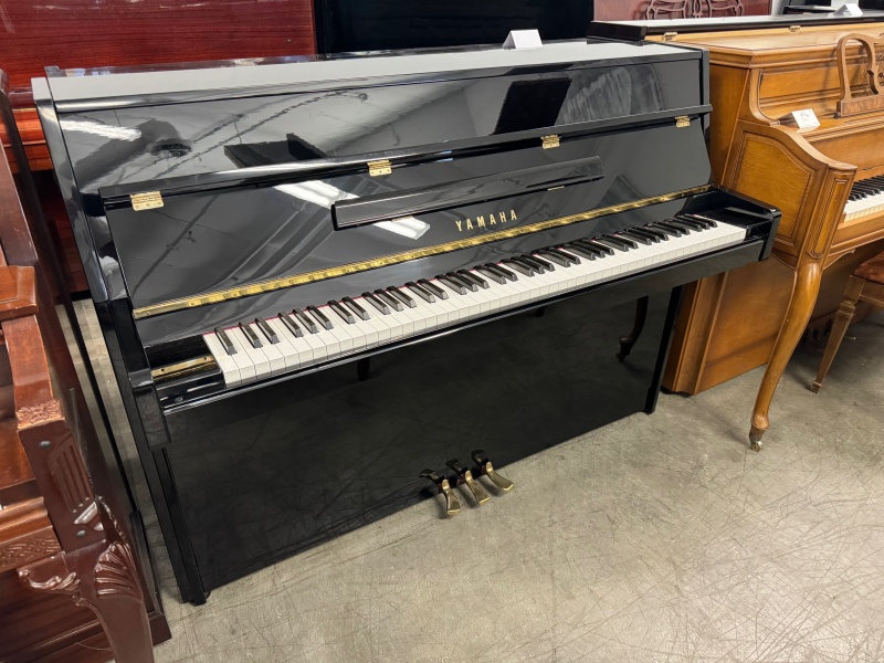 Yamaha M108 Upright Piano 42 1/2