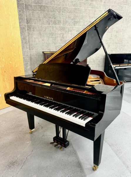 Yamaha GH1 Baby Grand Piano 5'3