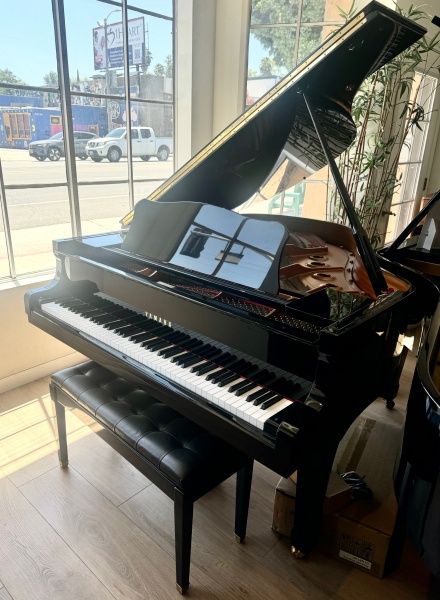 Yamaha C2 Grand Piano 5'8