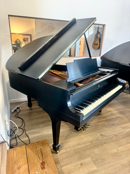 Steinway M Ebony Satin 5'7