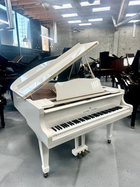 Young Chang G-175 Grand Piano 5'8