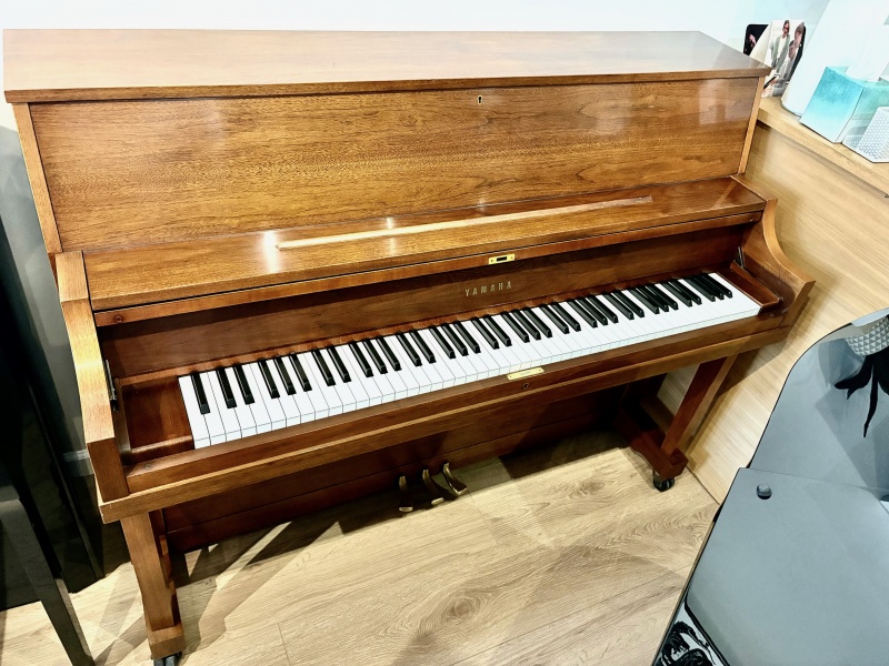 Yamaha P22 Upright Piano 45