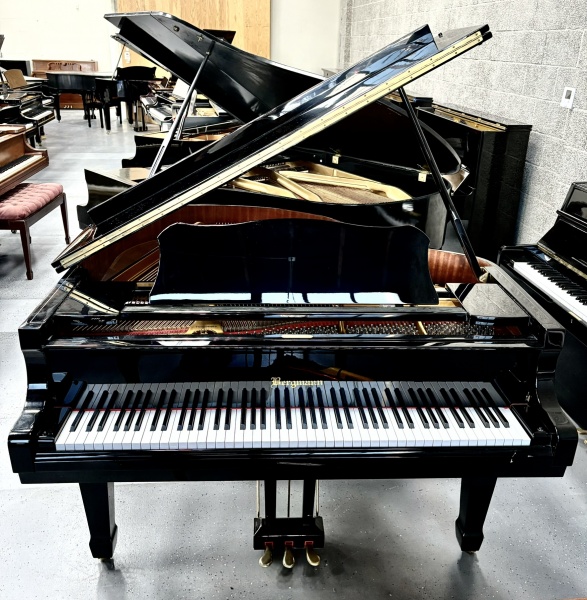 Bergmann TG-150 Baby Grand Piano 4'11