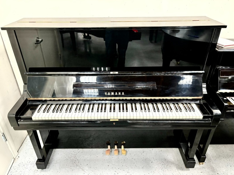 Yamaha U3 Tall Upright Piano 52