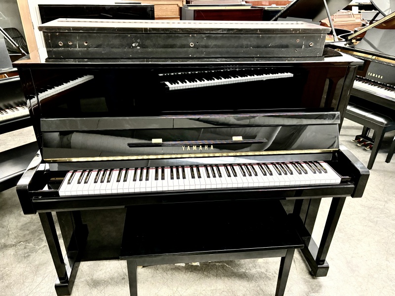 2014 Yamaha b3 Upright Piano 43