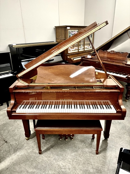 Yamaha G1 Baby Grand Piano 5'3