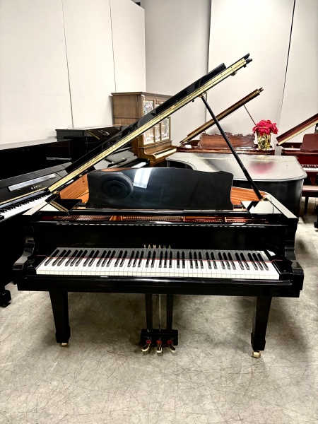 2010 Yamaha C2 Grand Piano 5'8