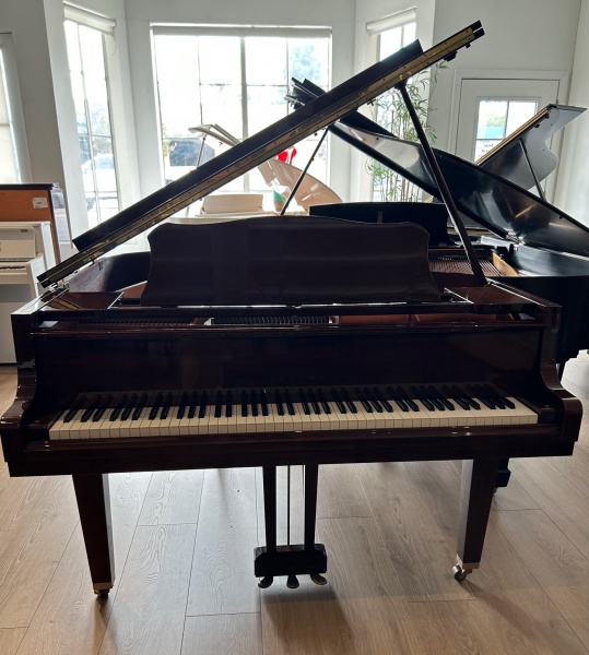 Yamaha GH1 Baby Grand Piano 5'3