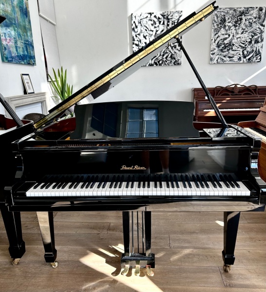Pearl River GP142 Baby Grand Piano 4'7