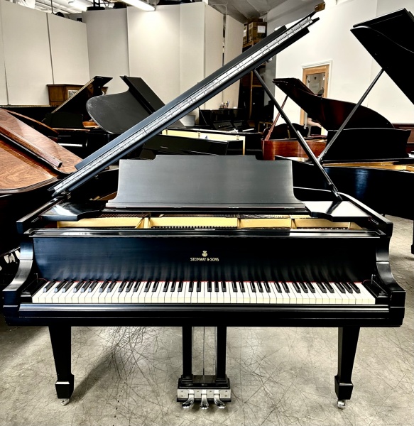 Steinway M Grand Piano 5'7