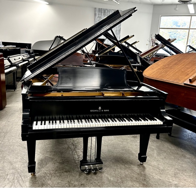 Steinway B Grand Piano 6'11