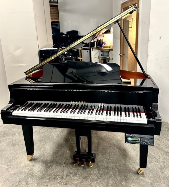 Yamaha GB1 Grand Piano w/Disklavier Player System 4'11
