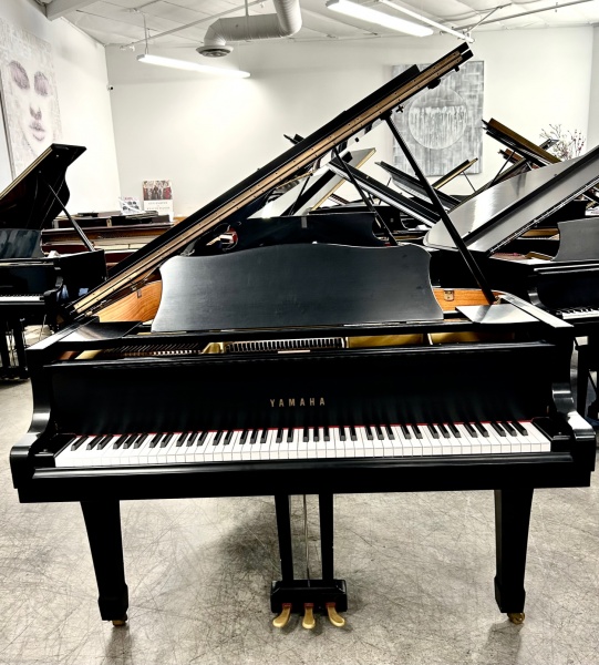 Yamaha G2 Grand Piano 5'6