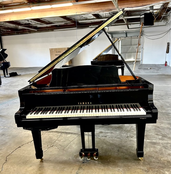 Yamaha C3 Grand Piano w/MK4 Player System 6'1