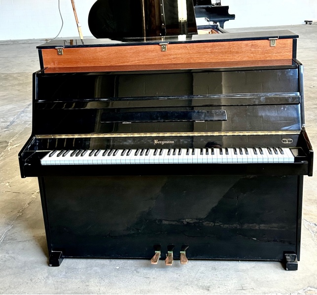 Bergmann E-109 Upright Console Piano 43