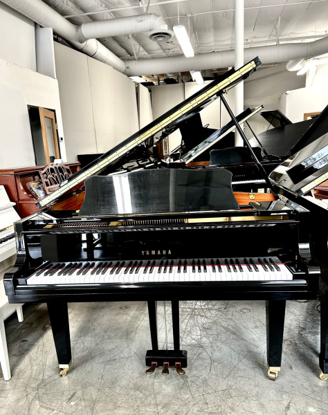 Yamaha GH1 Baby Grand Piano 5'3