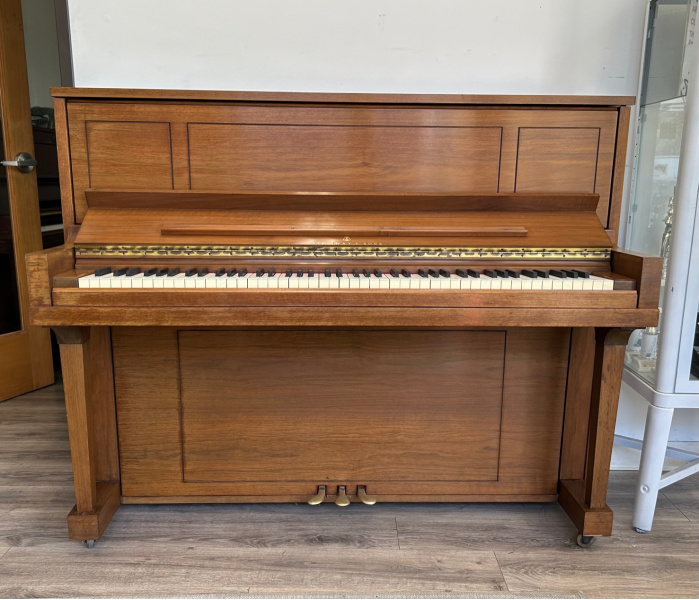 Steinway 1098 Upright Piano 46 1/2