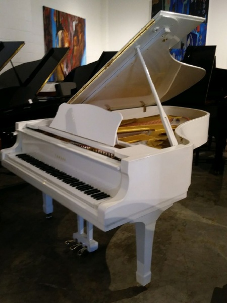 1995 young chang baby grand piano